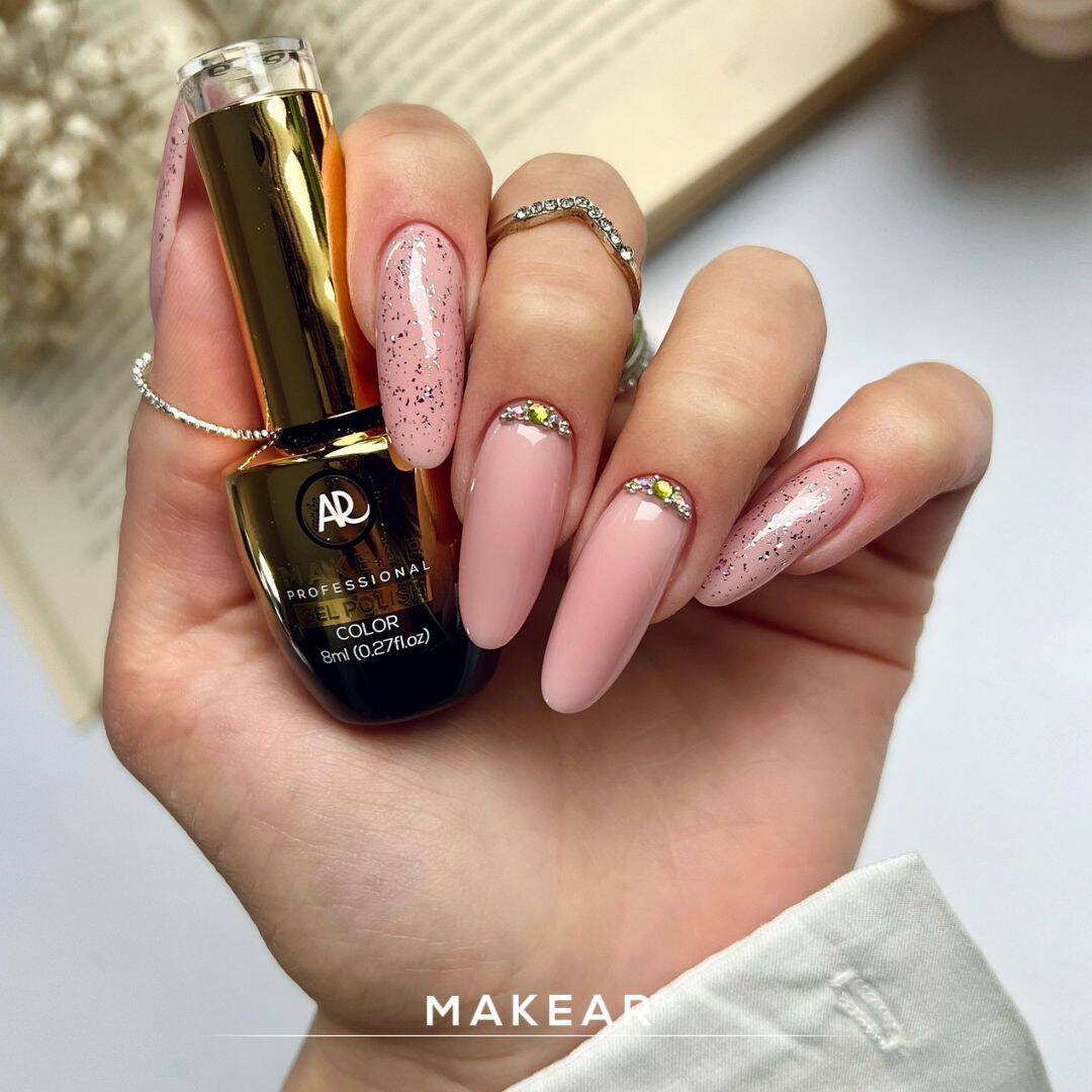 MAKEAR Esmalte semipermanente 618 Bride 8ml