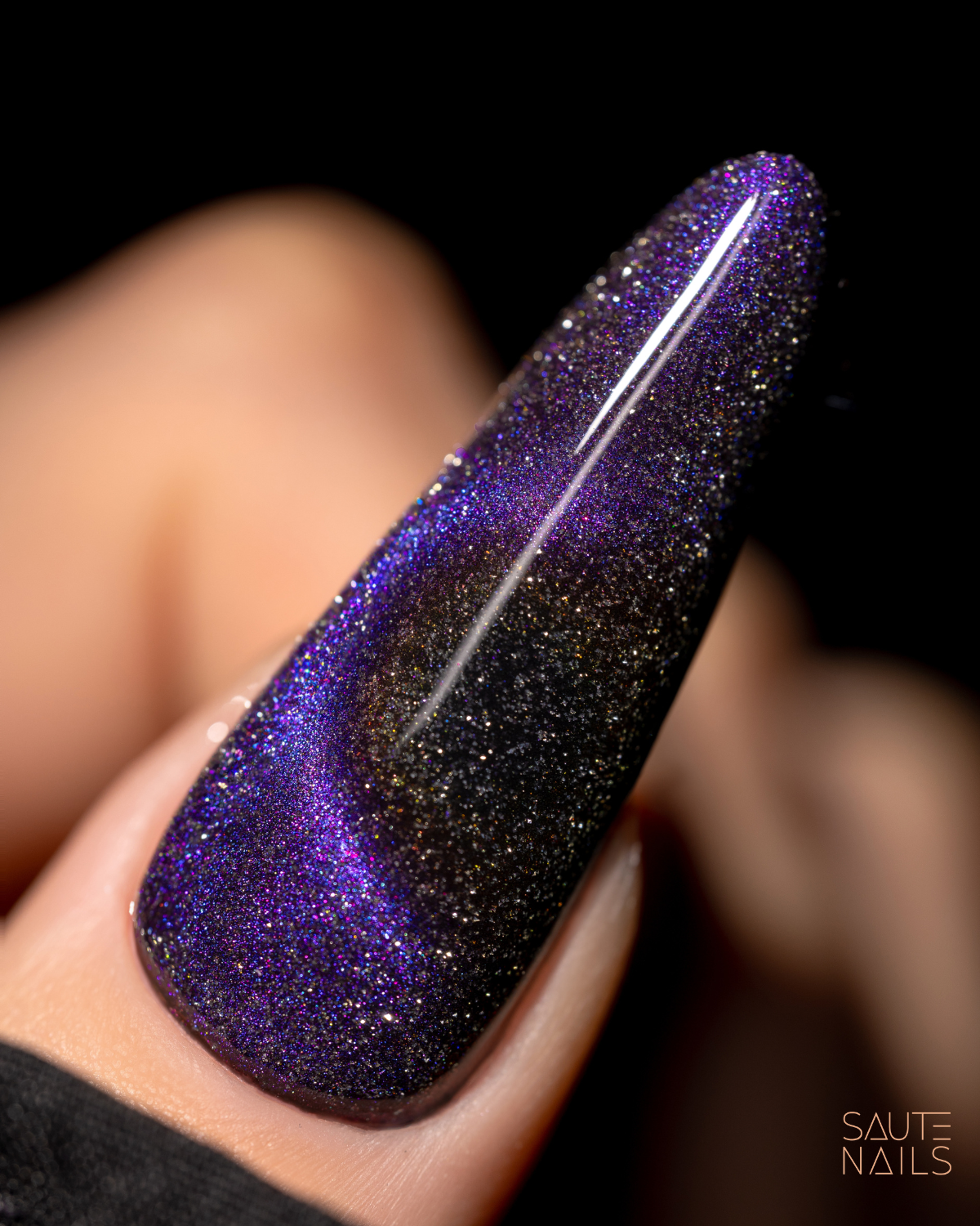 E03 Cat Eye