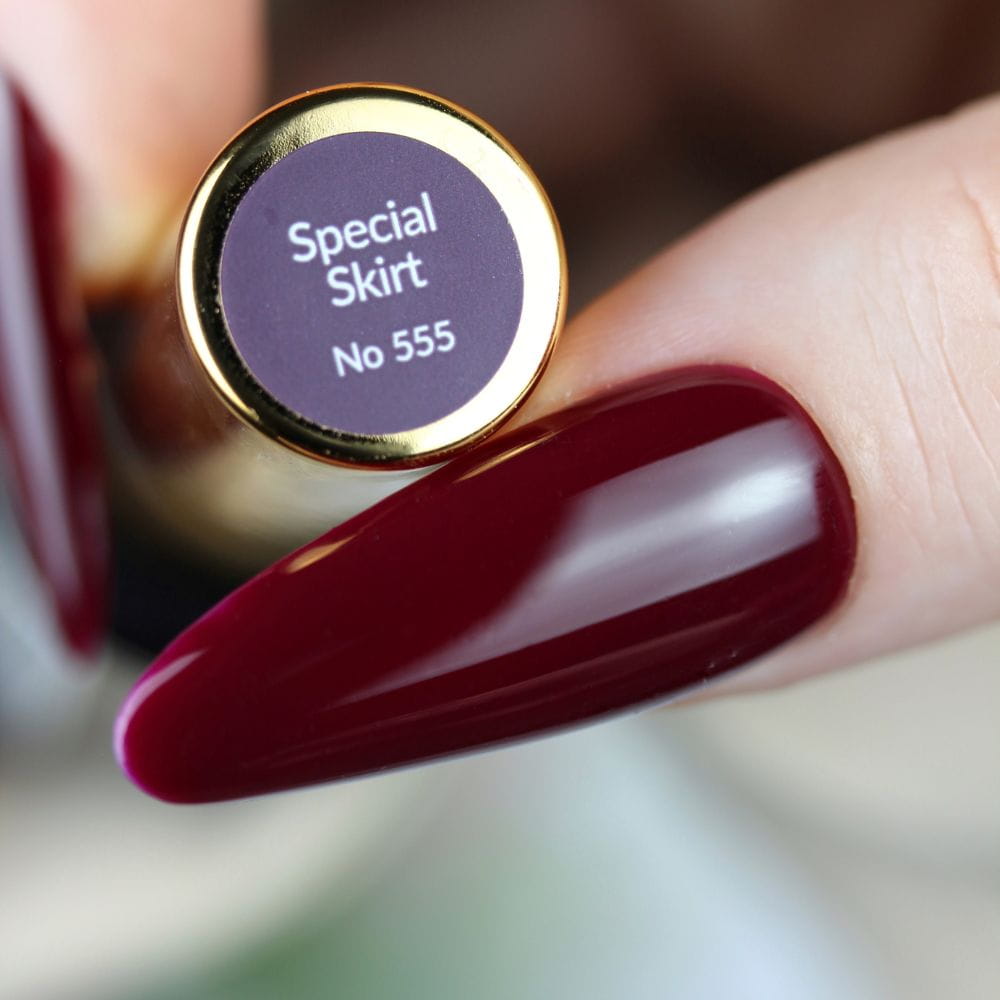 Esmalte Semipermanente Special Skirt Nº555 - 10ml