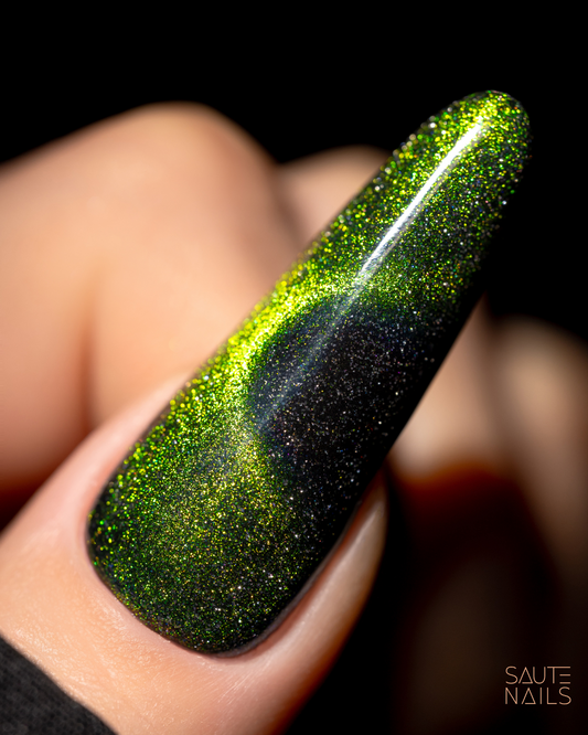 E02 Cat Eye