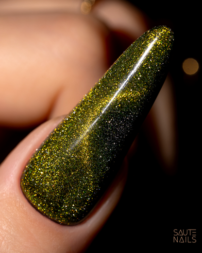 E04 Cat Eye