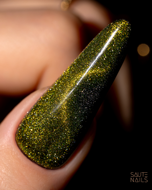 E04 Cat Eye
